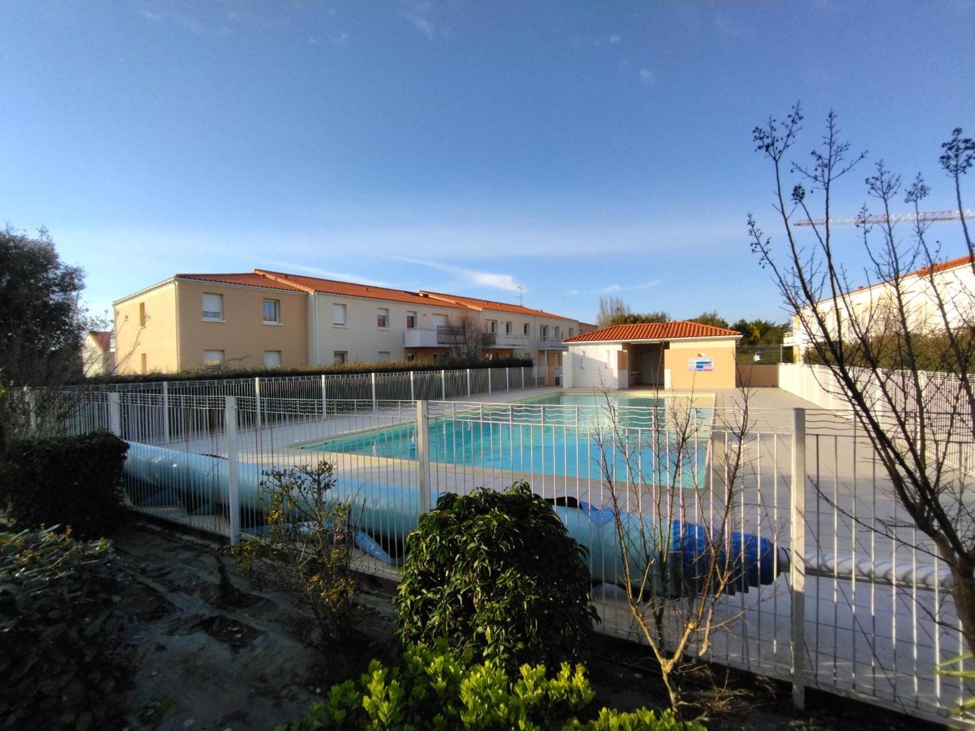Appartement Dans Residence Au Calme Avec Piscine Les Sables-dʼOlonne Exterior foto